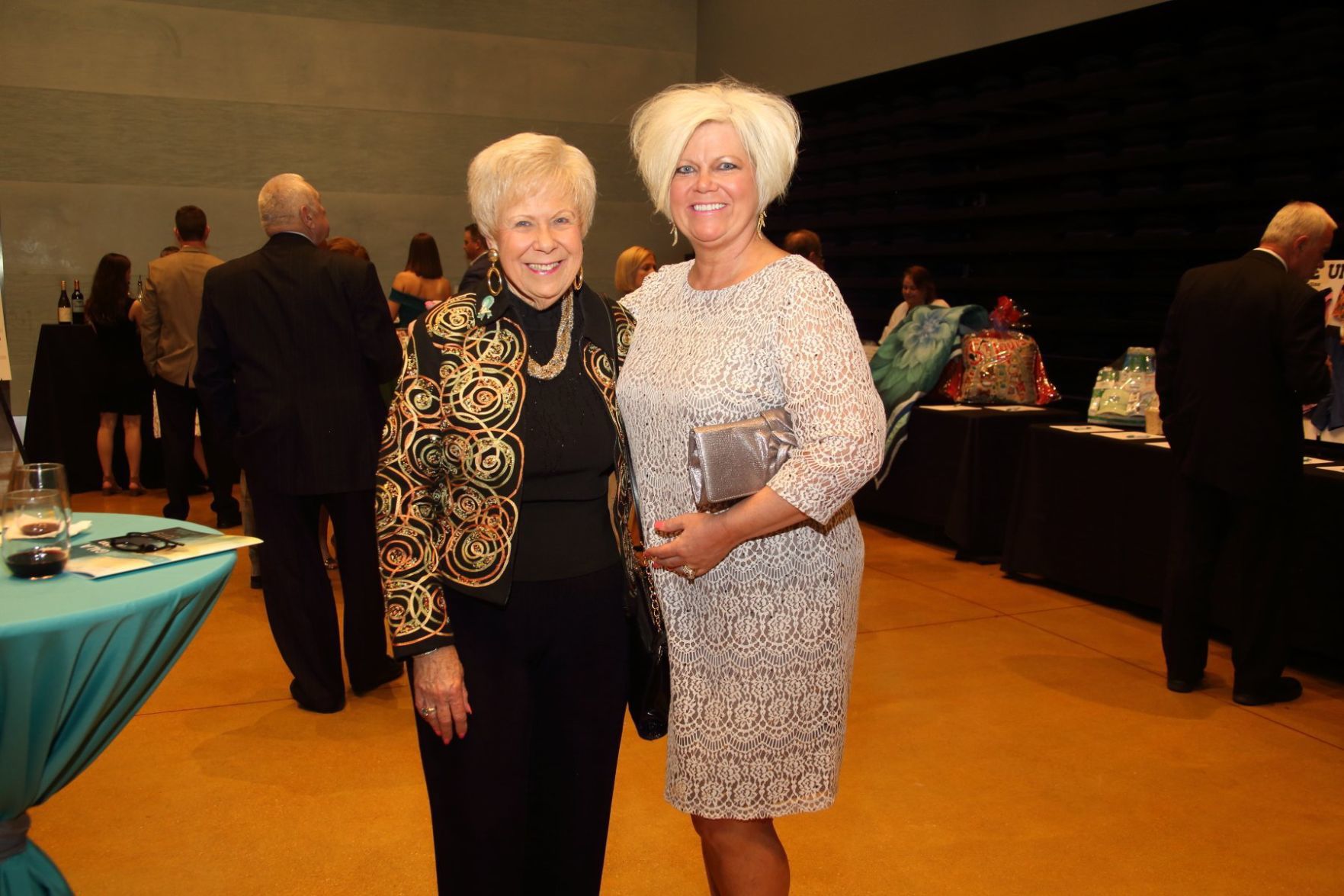JoAnne Henderson, Patty Reynolds